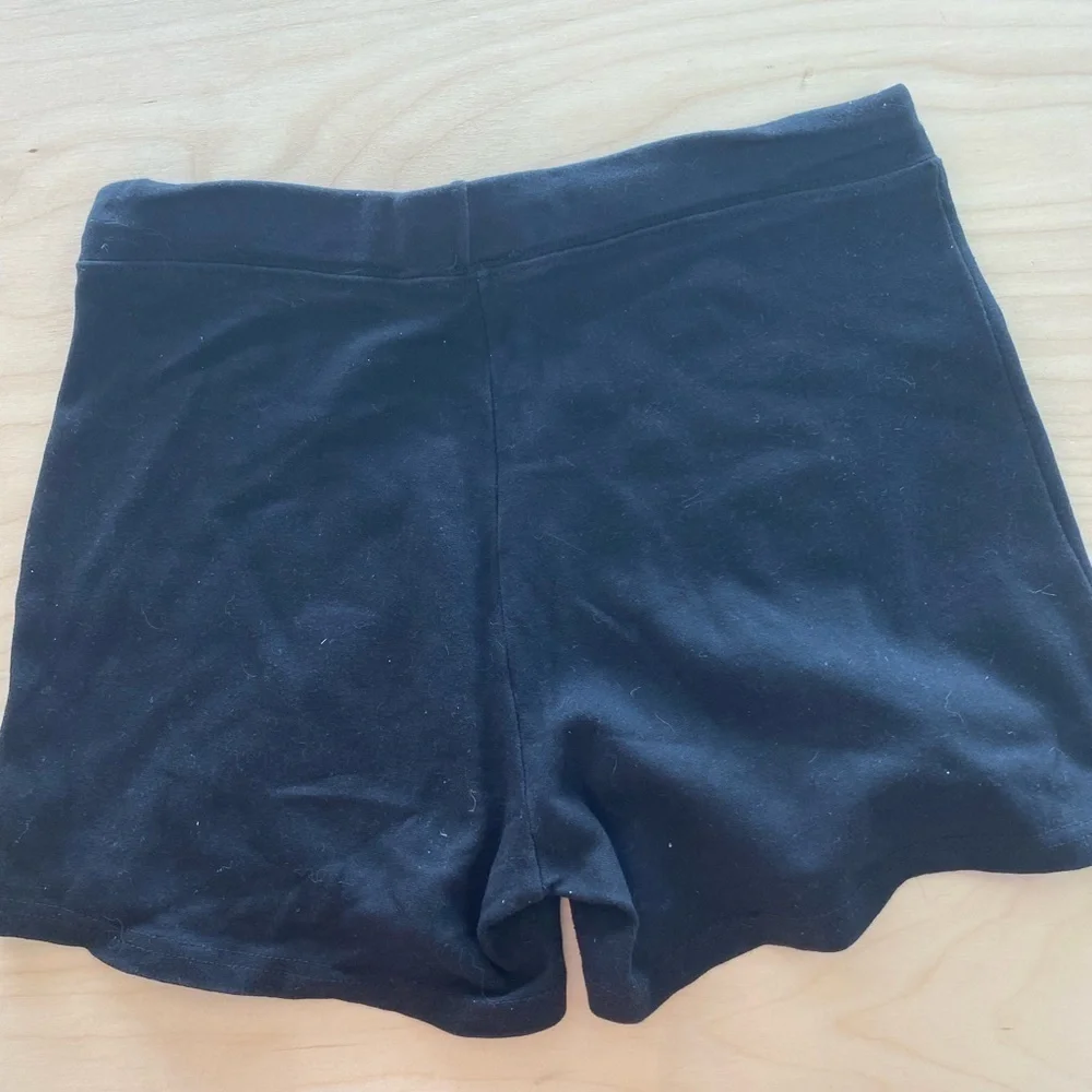 I. C. Fashions Shorts size Medium (FM)
